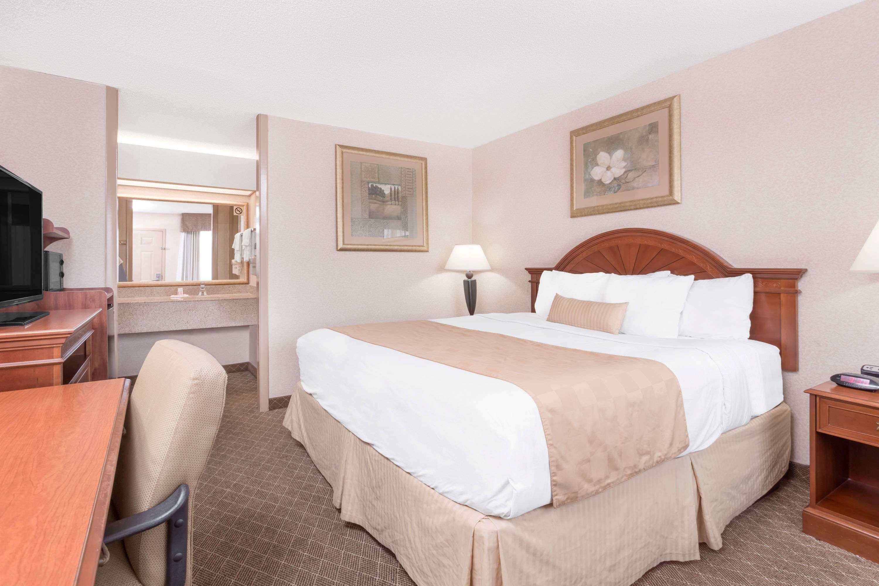 Ramada By Wyndham Macon Hotel Eksteriør billede