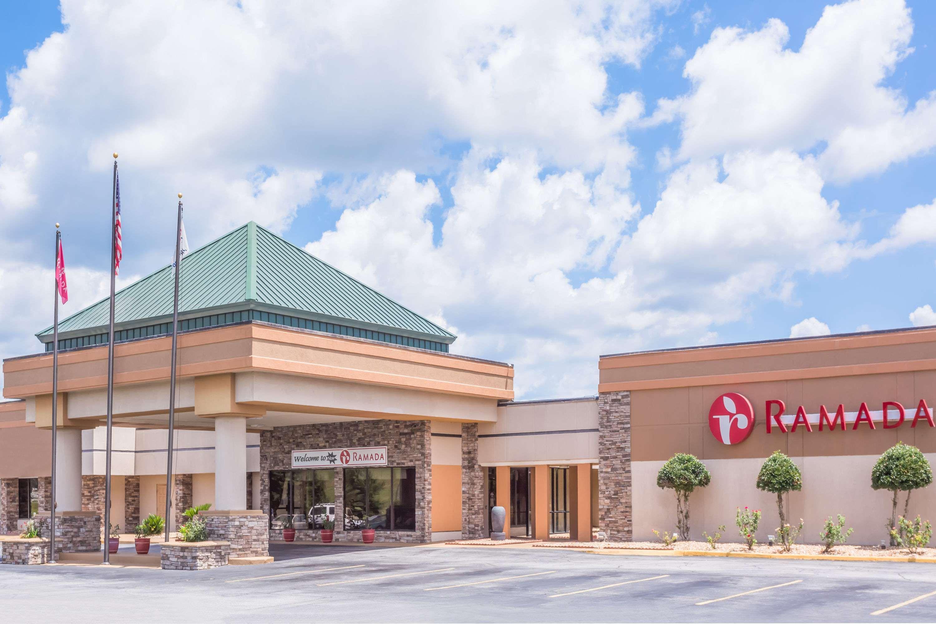 Ramada By Wyndham Macon Hotel Eksteriør billede