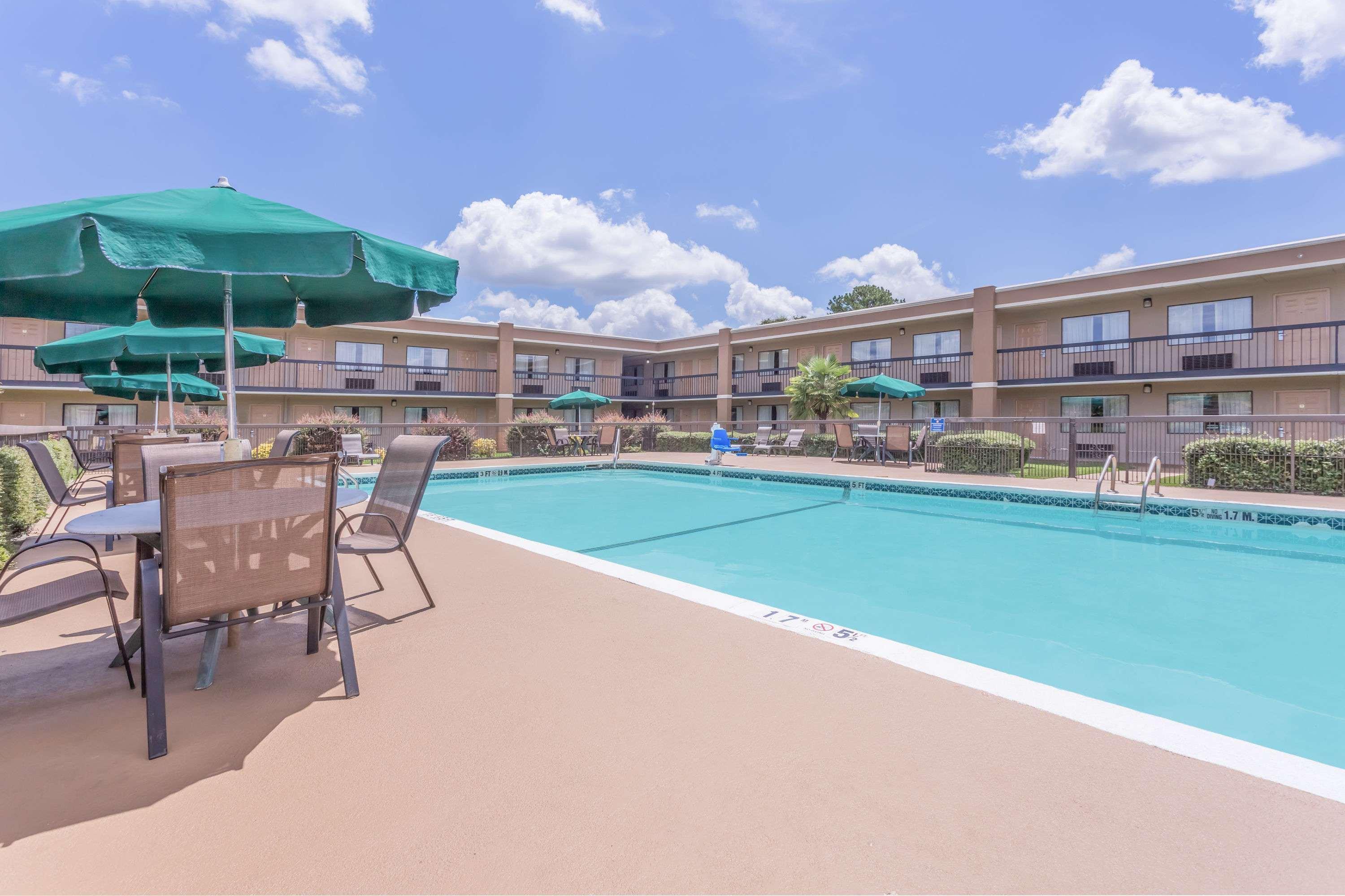 Ramada By Wyndham Macon Hotel Eksteriør billede