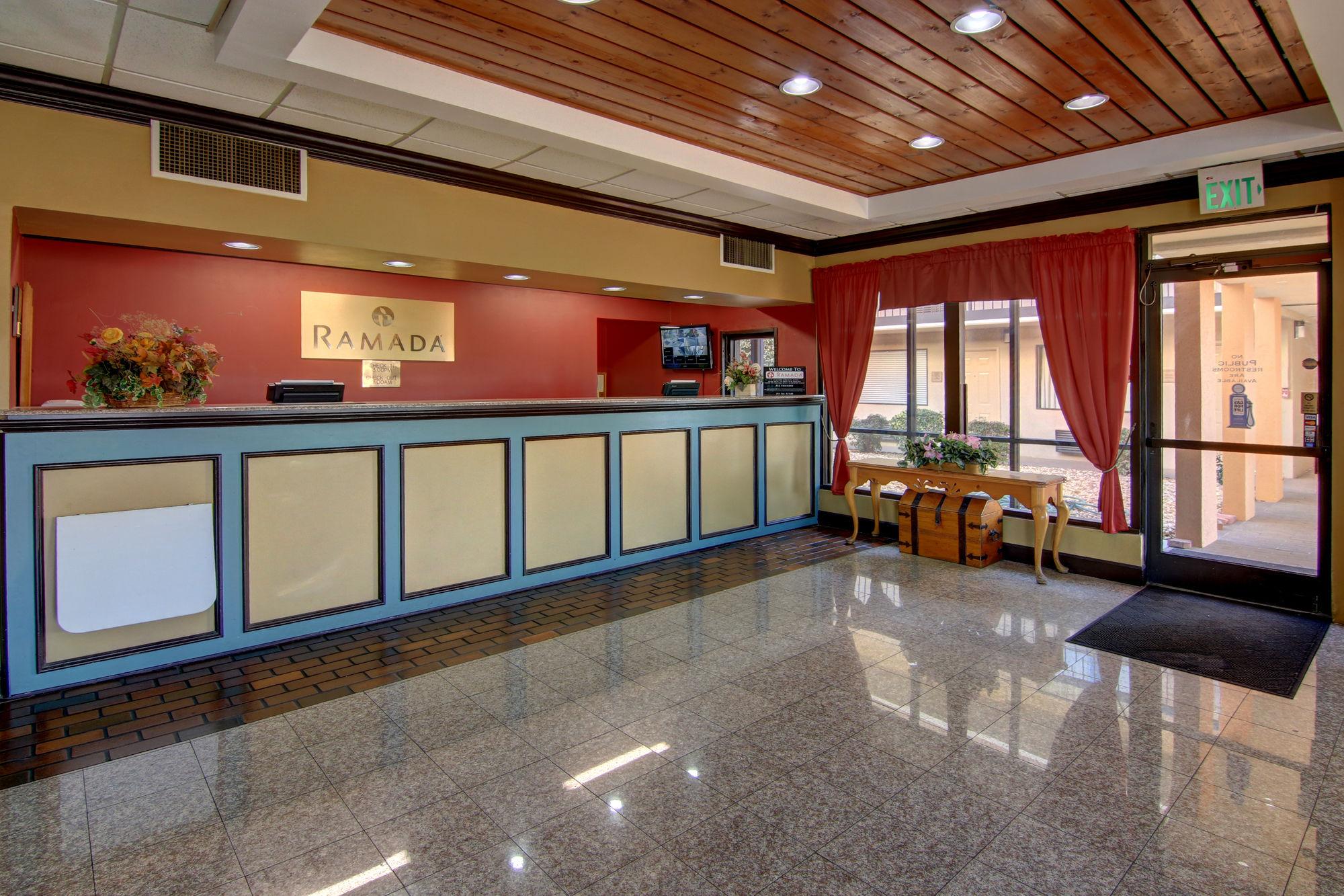 Ramada By Wyndham Macon Hotel Eksteriør billede