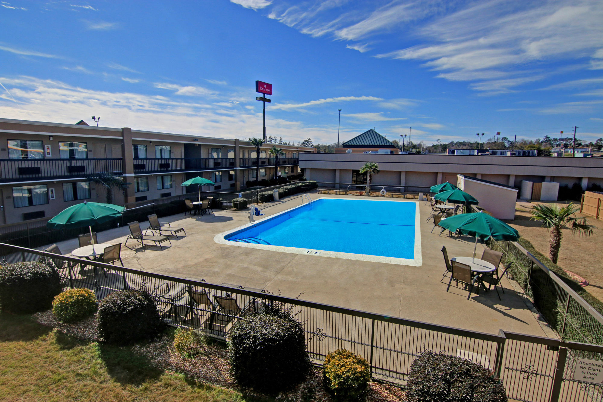 Ramada By Wyndham Macon Hotel Eksteriør billede